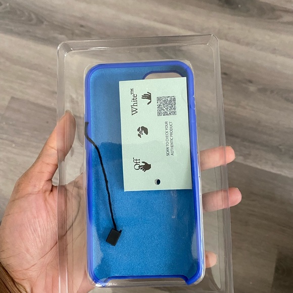 Off-white phone case - Picture 2 of 6